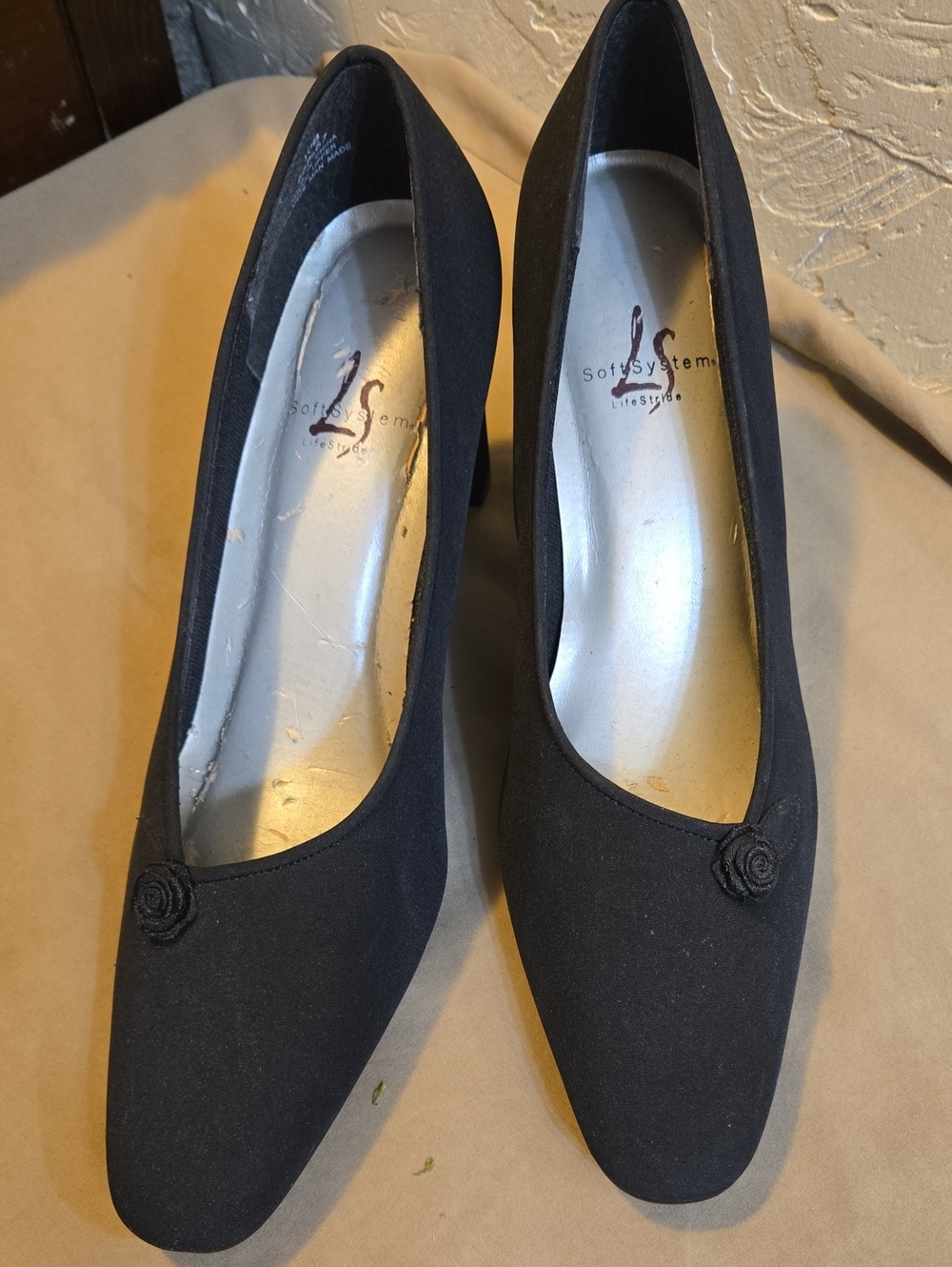Life Stride Black Square-Toe Low Block Heels with Rosette